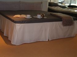 Luksux sengeskørt str. 140x200+45 cm.